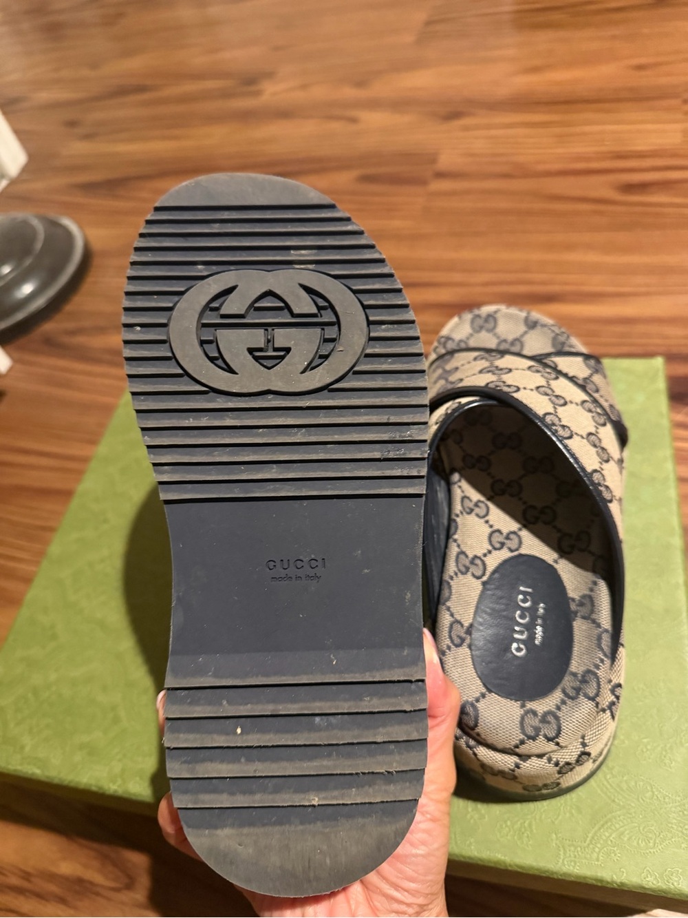 Gucci slide. - Picture 2 of 5